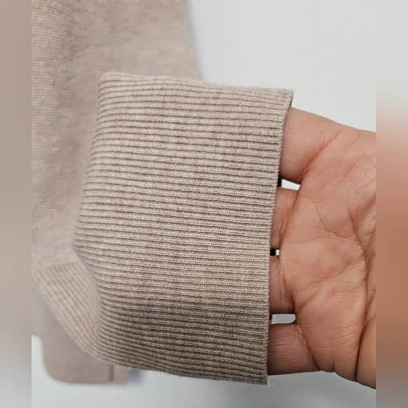 Banana Republic Milano Tneck Taupe Pullover Sz Xs BoxyViscose Blend Sweater - Picture 4 of 8